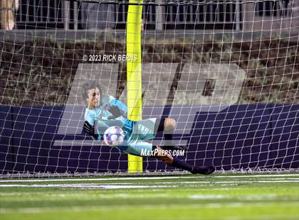Thumbnail 3 in Grand Oaks vs Eisenhower (UIL6A RegionII Bi-district playoffs) photogallery.