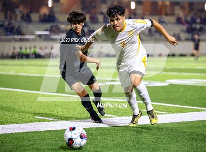 Thumbnail 1 in Grand Oaks vs Eisenhower (UIL6A RegionII Bi-district playoffs) photogallery.