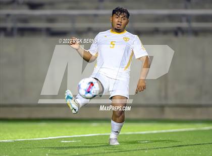 Thumbnail 1 in Grand Oaks vs Eisenhower (UIL6A RegionII Bi-district playoffs) photogallery.