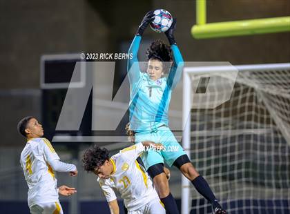 Thumbnail 2 in Grand Oaks vs Eisenhower (UIL6A RegionII Bi-district playoffs) photogallery.