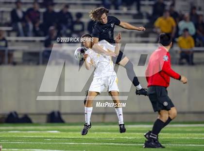 Thumbnail 3 in Grand Oaks vs Eisenhower (UIL6A RegionII Bi-district playoffs) photogallery.