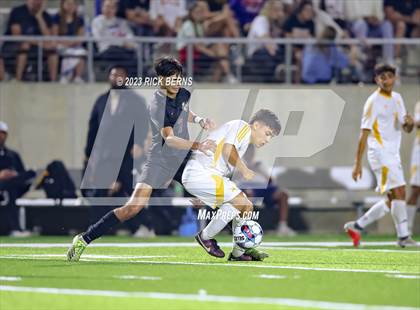 Thumbnail 1 in Grand Oaks vs Eisenhower (UIL6A RegionII Bi-district playoffs) photogallery.