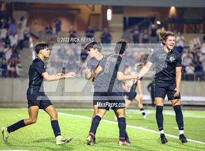 Thumbnail 2 in Grand Oaks vs Eisenhower (UIL6A RegionII Bi-district playoffs) photogallery.