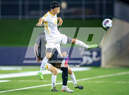 Thumbnail 2 in Grand Oaks vs Eisenhower (UIL6A RegionII Bi-district playoffs) photogallery.
