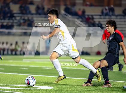 Thumbnail 3 in Grand Oaks vs Eisenhower (UIL6A RegionII Bi-district playoffs) photogallery.