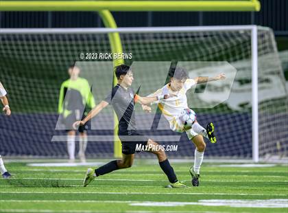 Thumbnail 3 in Grand Oaks vs Eisenhower (UIL6A RegionII Bi-district playoffs) photogallery.