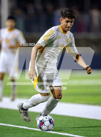Thumbnail 3 in Grand Oaks vs Eisenhower (UIL6A RegionII Bi-district playoffs) photogallery.