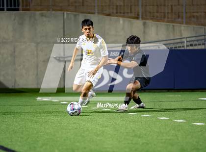 Thumbnail 3 in Grand Oaks vs Eisenhower (UIL6A RegionII Bi-district playoffs) photogallery.