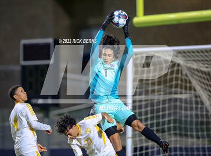 Thumbnail 3 in Grand Oaks vs Eisenhower (UIL6A RegionII Bi-district playoffs) photogallery.