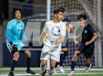 Thumbnail 2 in Grand Oaks vs Eisenhower (UIL6A RegionII Bi-district playoffs) photogallery.