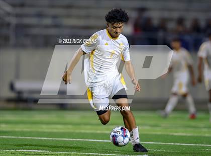 Thumbnail 3 in Grand Oaks vs Eisenhower (UIL6A RegionII Bi-district playoffs) photogallery.