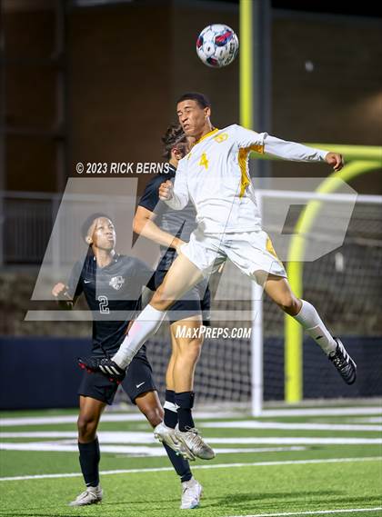 Thumbnail 3 in Grand Oaks vs Eisenhower (UIL6A RegionII Bi-district playoffs) photogallery.