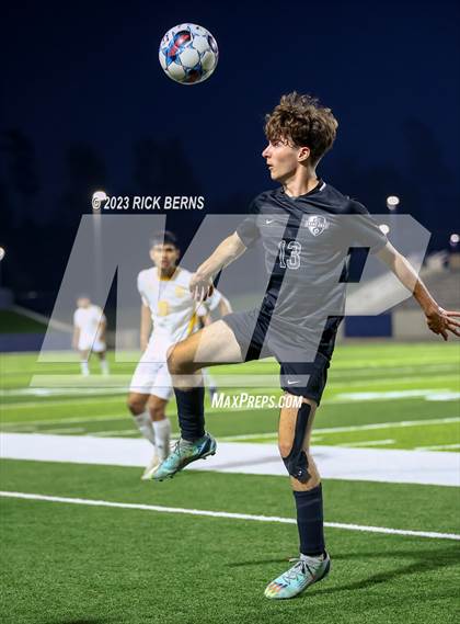 Thumbnail 2 in Grand Oaks vs Eisenhower (UIL6A RegionII Bi-district playoffs) photogallery.