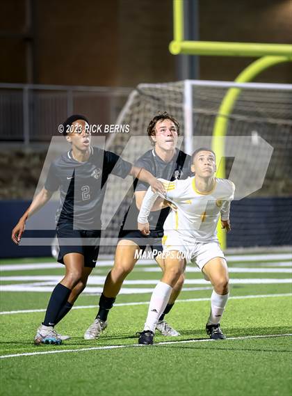 Thumbnail 1 in Grand Oaks vs Eisenhower (UIL6A RegionII Bi-district playoffs) photogallery.
