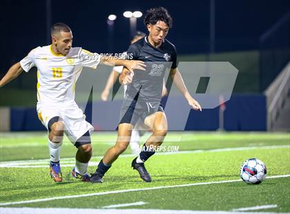 Thumbnail 2 in Grand Oaks vs Eisenhower (UIL6A RegionII Bi-district playoffs) photogallery.