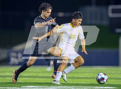 Thumbnail 1 in Grand Oaks vs Eisenhower (UIL6A RegionII Bi-district playoffs) photogallery.