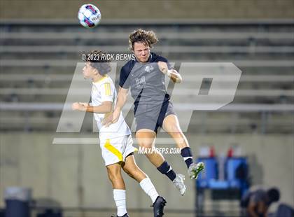 Thumbnail 1 in Grand Oaks vs Eisenhower (UIL6A RegionII Bi-district playoffs) photogallery.