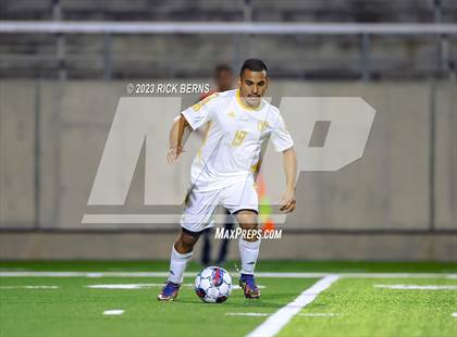 Thumbnail 1 in Grand Oaks vs Eisenhower (UIL6A RegionII Bi-district playoffs) photogallery.