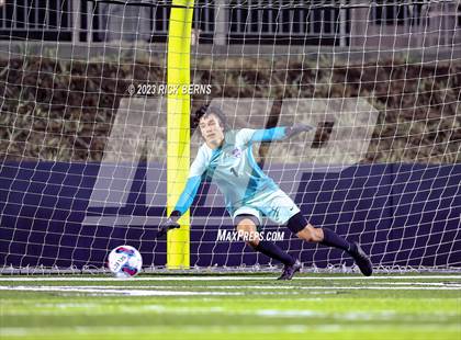 Thumbnail 2 in Grand Oaks vs Eisenhower (UIL6A RegionII Bi-district playoffs) photogallery.