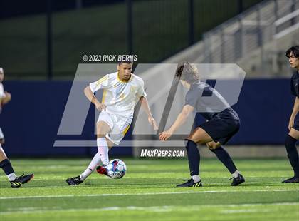 Thumbnail 2 in Grand Oaks vs Eisenhower (UIL6A RegionII Bi-district playoffs) photogallery.
