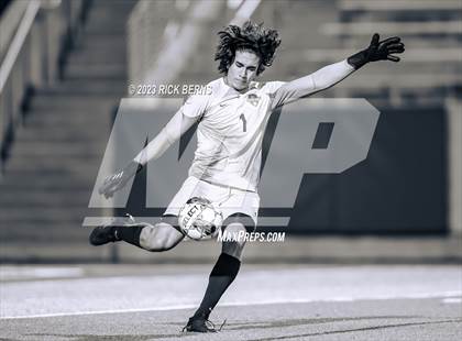 Thumbnail 3 in Grand Oaks vs Eisenhower (UIL6A RegionII Bi-district playoffs) photogallery.