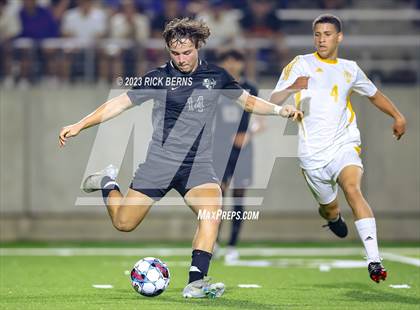 Thumbnail 1 in Grand Oaks vs Eisenhower (UIL6A RegionII Bi-district playoffs) photogallery.