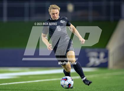 Thumbnail 1 in Grand Oaks vs Eisenhower (UIL6A RegionII Bi-district playoffs) photogallery.