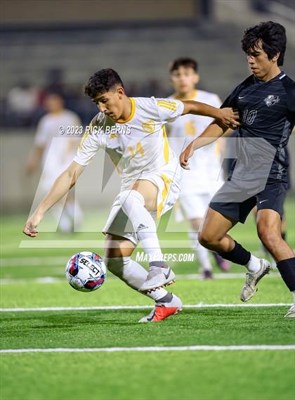 Thumbnail 1 in Grand Oaks vs Eisenhower (UIL6A RegionII Bi-district playoffs) photogallery.