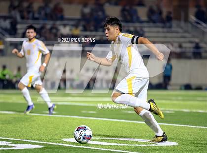 Thumbnail 1 in Grand Oaks vs Eisenhower (UIL6A RegionII Bi-district playoffs) photogallery.