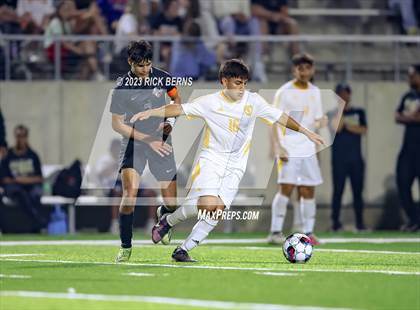 Thumbnail 3 in Grand Oaks vs Eisenhower (UIL6A RegionII Bi-district playoffs) photogallery.