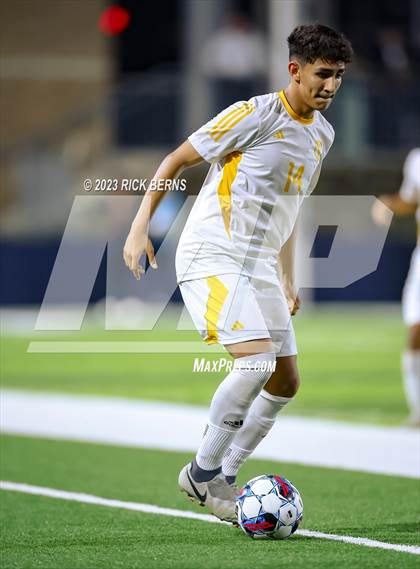 Thumbnail 1 in Grand Oaks vs Eisenhower (UIL6A RegionII Bi-district playoffs) photogallery.