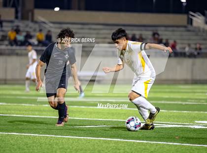 Thumbnail 3 in Grand Oaks vs Eisenhower (UIL6A RegionII Bi-district playoffs) photogallery.