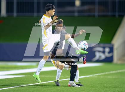 Thumbnail 1 in Grand Oaks vs Eisenhower (UIL6A RegionII Bi-district playoffs) photogallery.