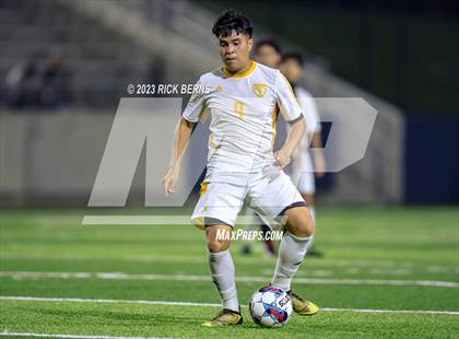 Thumbnail 2 in Grand Oaks vs Eisenhower (UIL6A RegionII Bi-district playoffs) photogallery.