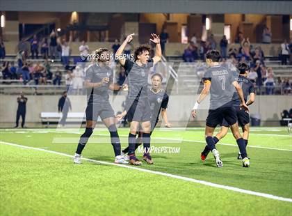 Thumbnail 3 in Grand Oaks vs Eisenhower (UIL6A RegionII Bi-district playoffs) photogallery.