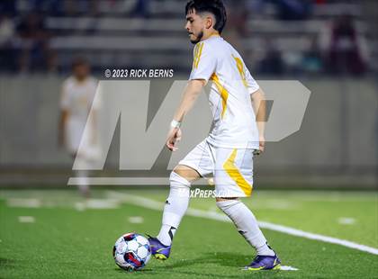 Thumbnail 2 in Grand Oaks vs Eisenhower (UIL6A RegionII Bi-district playoffs) photogallery.
