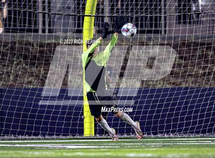 Thumbnail 3 in Grand Oaks vs Eisenhower (UIL6A RegionII Bi-district playoffs) photogallery.