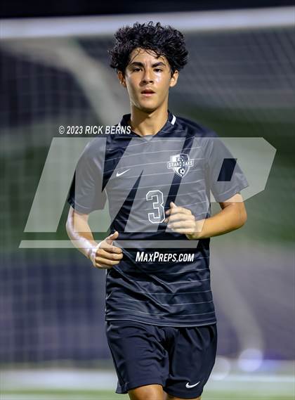 Thumbnail 3 in Grand Oaks vs Eisenhower (UIL6A RegionII Bi-district playoffs) photogallery.