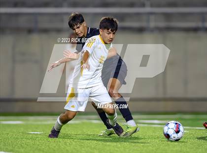 Thumbnail 3 in Grand Oaks vs Eisenhower (UIL6A RegionII Bi-district playoffs) photogallery.