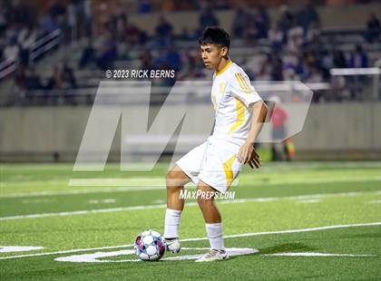 Thumbnail 1 in Grand Oaks vs Eisenhower (UIL6A RegionII Bi-district playoffs) photogallery.