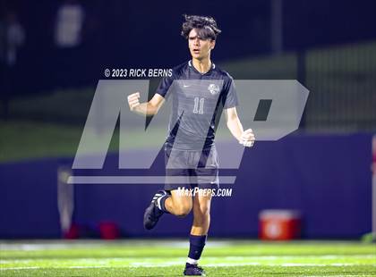 Thumbnail 2 in Grand Oaks vs Eisenhower (UIL6A RegionII Bi-district playoffs) photogallery.
