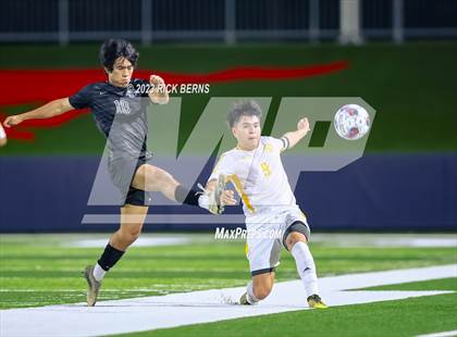 Thumbnail 3 in Grand Oaks vs Eisenhower (UIL6A RegionII Bi-district playoffs) photogallery.
