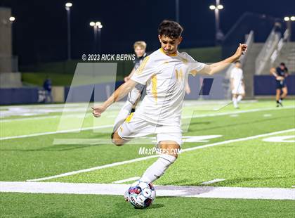 Thumbnail 3 in Grand Oaks vs Eisenhower (UIL6A RegionII Bi-district playoffs) photogallery.
