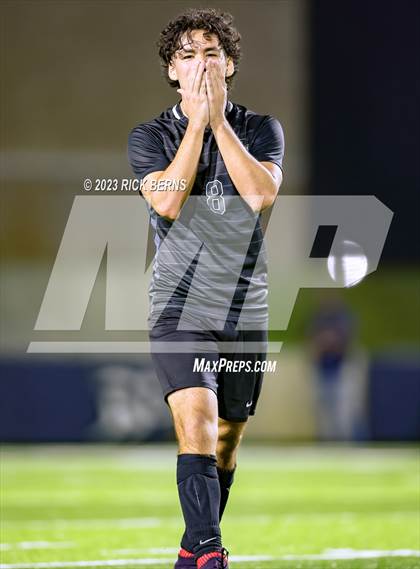 Thumbnail 1 in Grand Oaks vs Eisenhower (UIL6A RegionII Bi-district playoffs) photogallery.