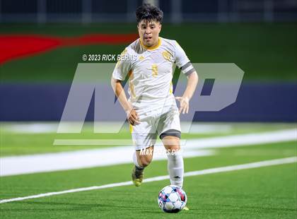 Thumbnail 1 in Grand Oaks vs Eisenhower (UIL6A RegionII Bi-district playoffs) photogallery.
