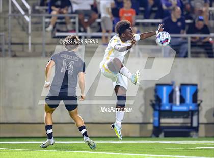 Thumbnail 2 in Grand Oaks vs Eisenhower (UIL6A RegionII Bi-district playoffs) photogallery.