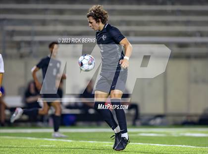 Thumbnail 2 in Grand Oaks vs Eisenhower (UIL6A RegionII Bi-district playoffs) photogallery.
