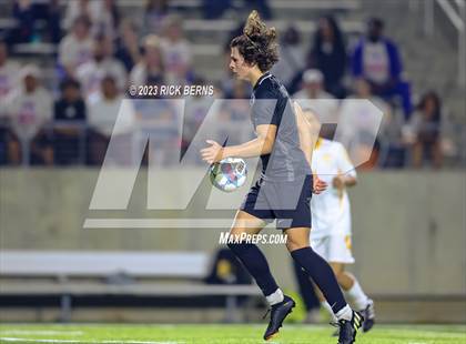 Thumbnail 2 in Grand Oaks vs Eisenhower (UIL6A RegionII Bi-district playoffs) photogallery.