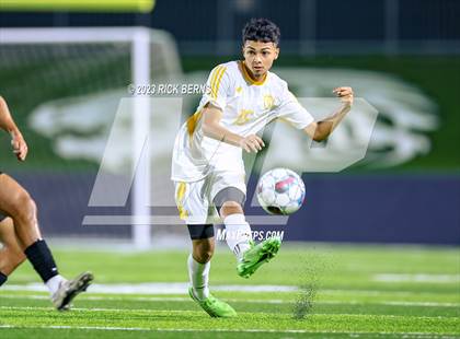 Thumbnail 2 in Grand Oaks vs Eisenhower (UIL6A RegionII Bi-district playoffs) photogallery.