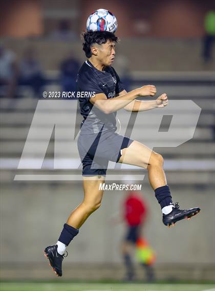 Thumbnail 3 in Grand Oaks vs Eisenhower (UIL6A RegionII Bi-district playoffs) photogallery.